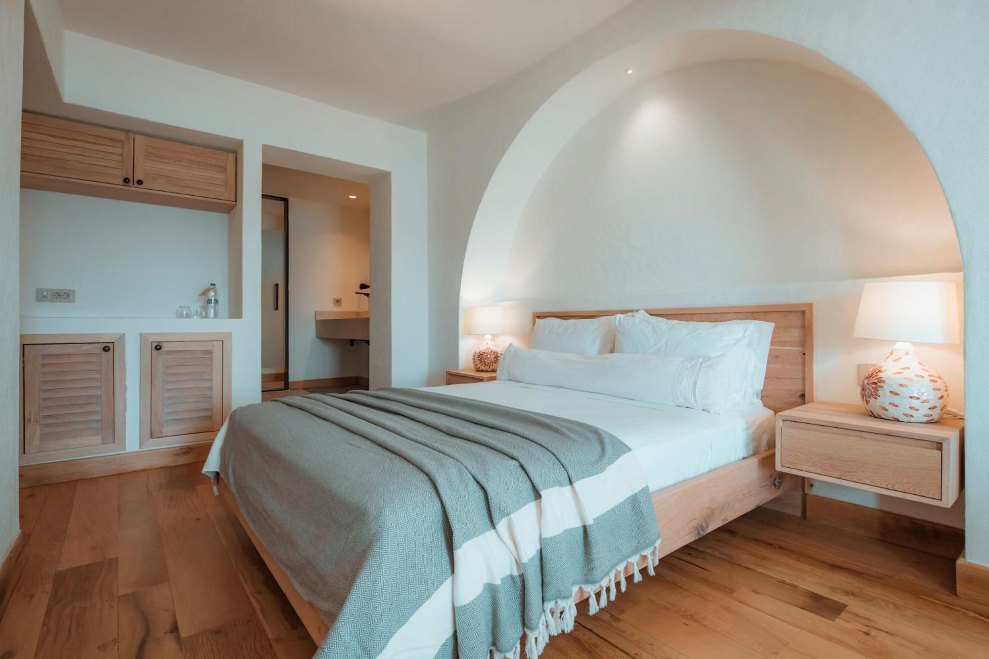 Sunset House Annex | Superior Plus Room